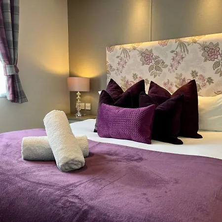 Buttercup With Hot Tub *