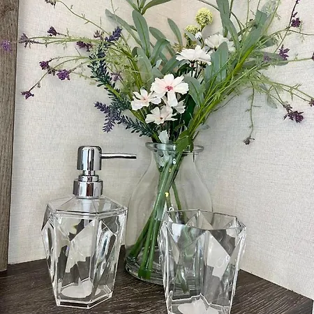 Buttercup With Hot Tub Orman Evi